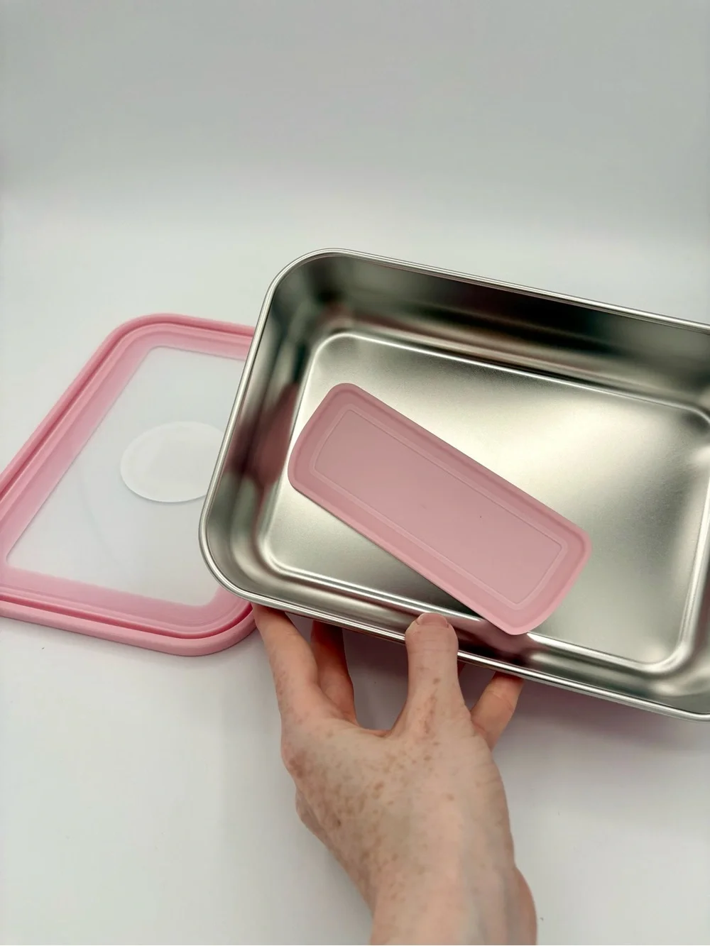 NWT Swell Stainless Steel Removable Divider Food Storage Peony Bento Box 60 oz